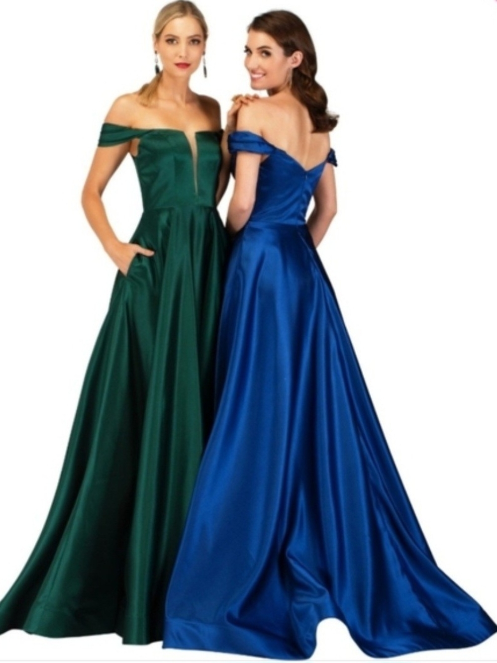 Off-Shoulder Satin Prom Gown in Emerald Green